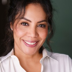 25-MARIANA MANZANO-WEB
